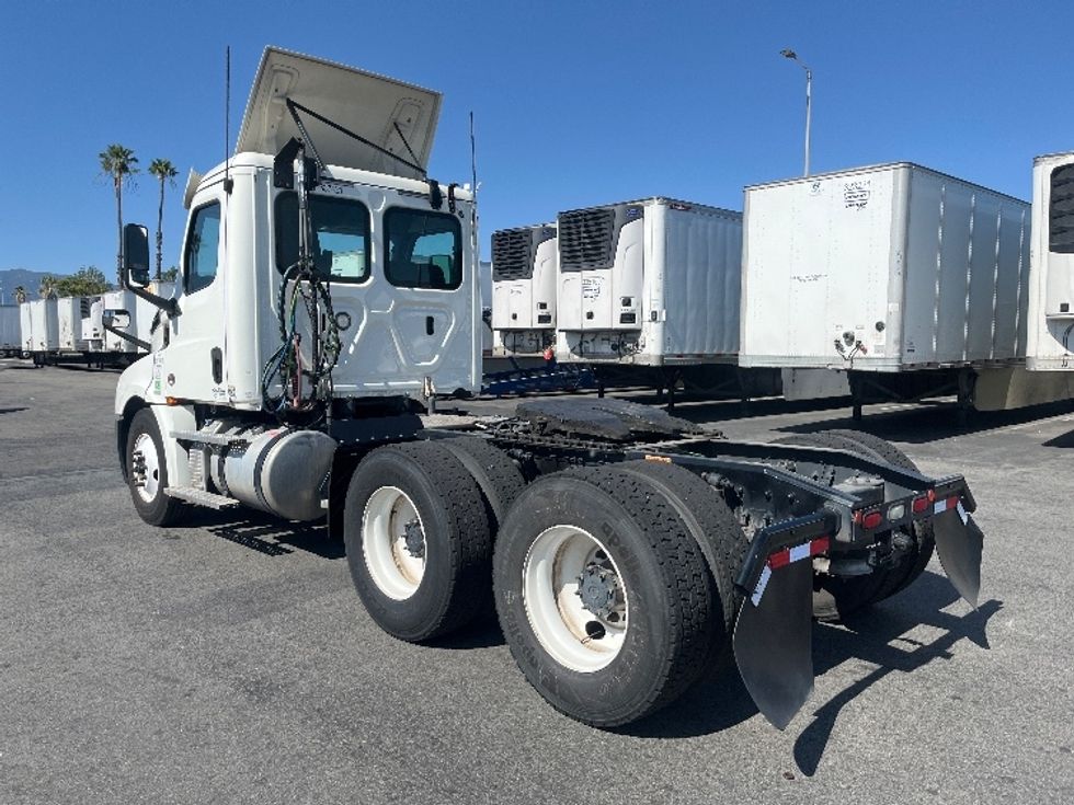 Day Cab Tractor-Heavy Duty Tractors-Freightliner-2020-T12664ST-Fontana-CA-447,408\n\t\tmiles-$ 48,750 - Image 5