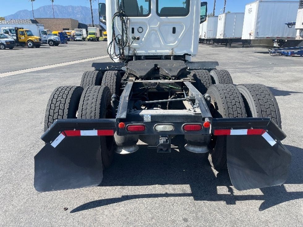 Day Cab Tractor-Heavy Duty Tractors-Freightliner-2020-T12664ST-Fontana-CA-447,408\n\t\tmiles-$ 48,750 - Image 6