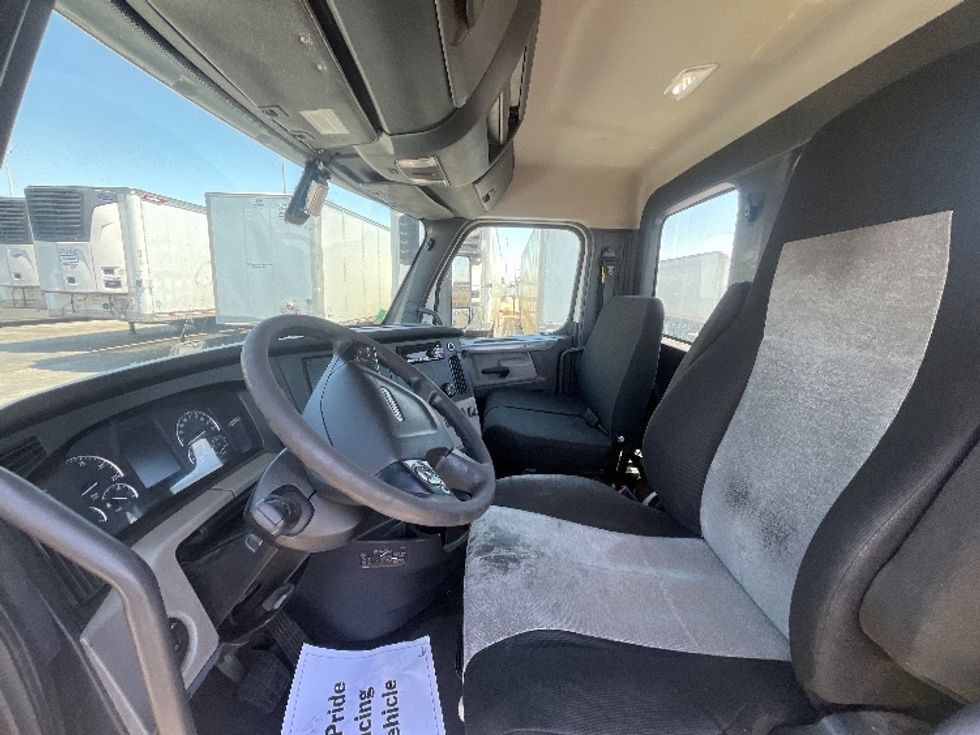 Day Cab Tractor-Heavy Duty Tractors-Freightliner-2020-T12664ST-Fontana-CA-473,185\n\t\tmiles-$ 44,250 - Image 10