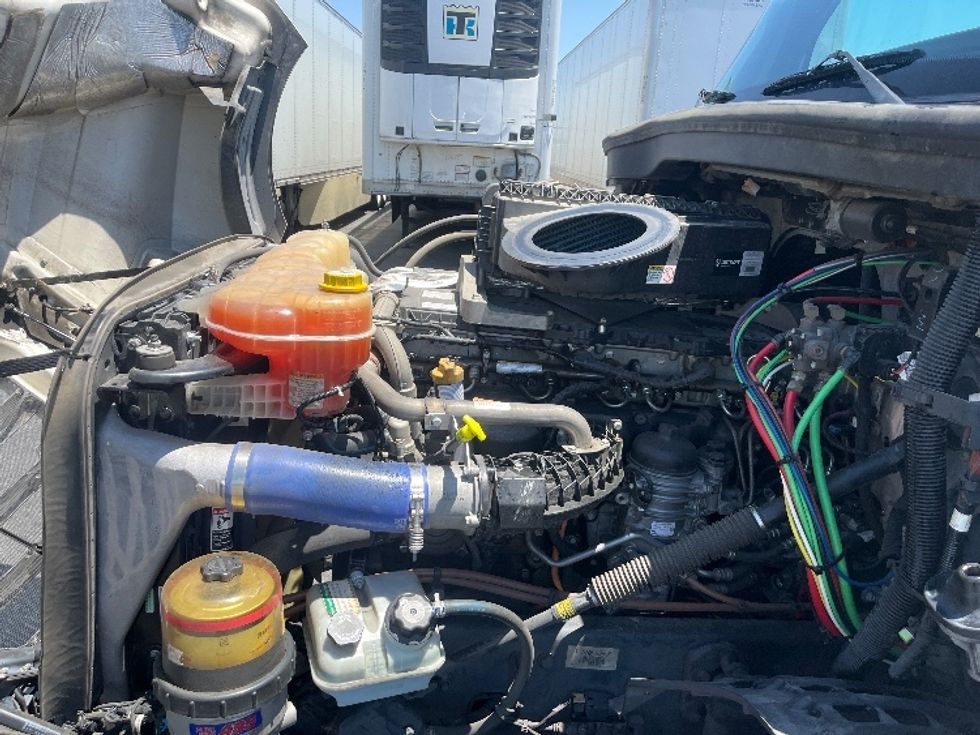 Day Cab Tractor-Heavy Duty Tractors-Freightliner-2020-T12664ST-Fontana-CA-473,185\n\t\tmiles-$ 44,250 - Image 16
