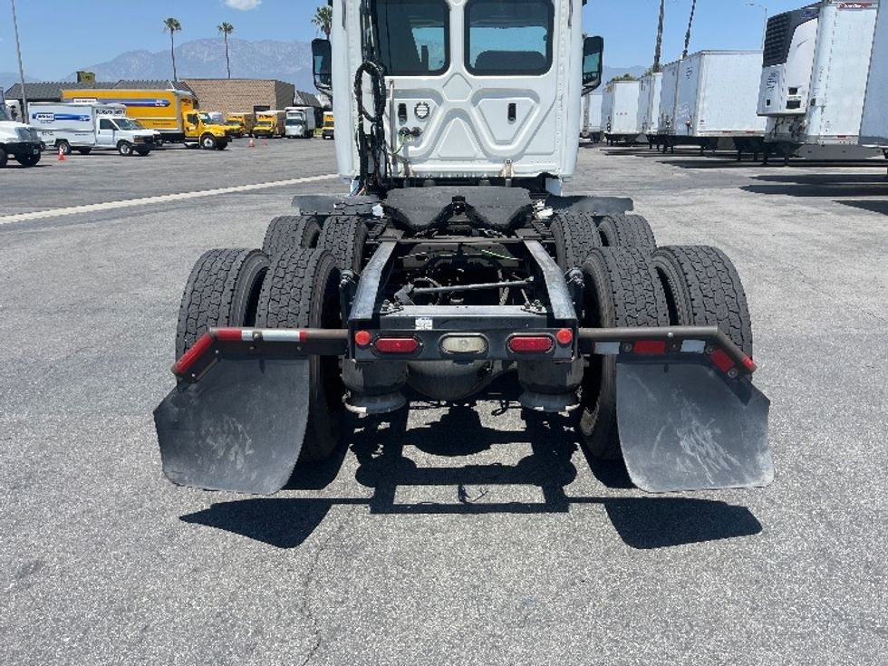 Day Cab Tractor-Heavy Duty Tractors-Freightliner-2020-T12664ST-Fontana-CA-473,185\n\t\tmiles-$ 44,250 - Image 6