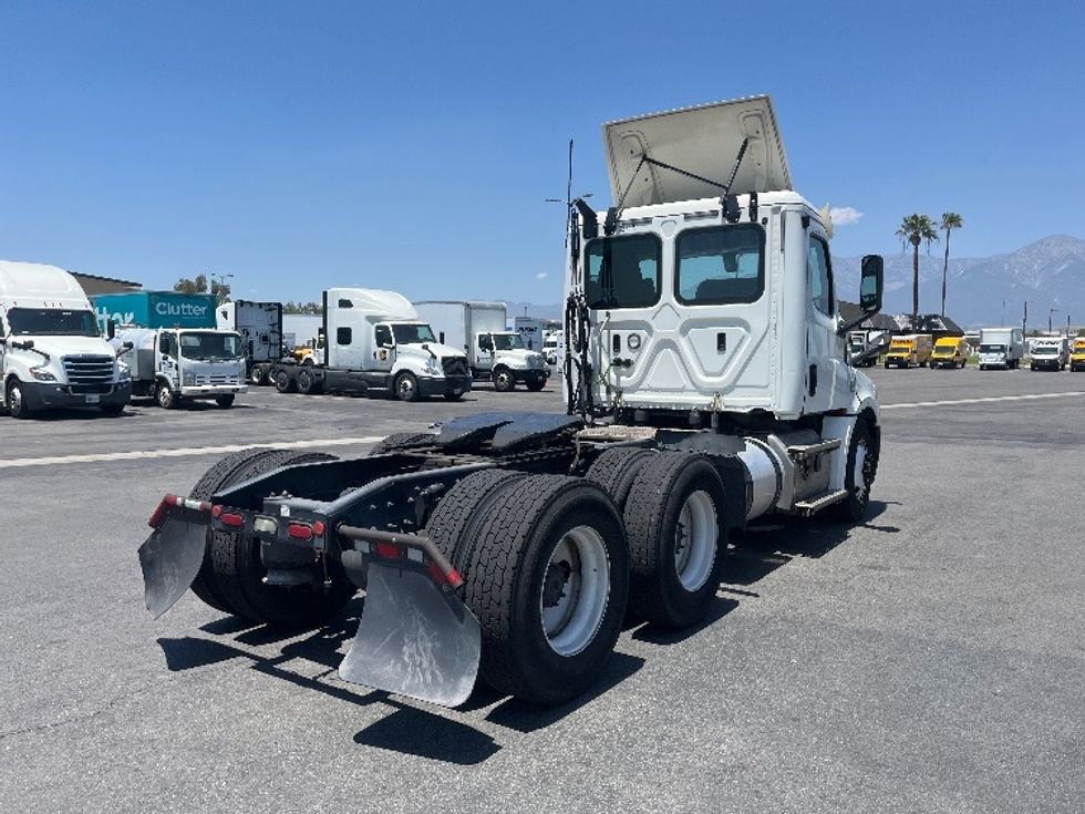 Day Cab Tractor-Heavy Duty Tractors-Freightliner-2020-T12664ST-Fontana-CA-473,185\n\t\tmiles-$ 44,250 - Image 7