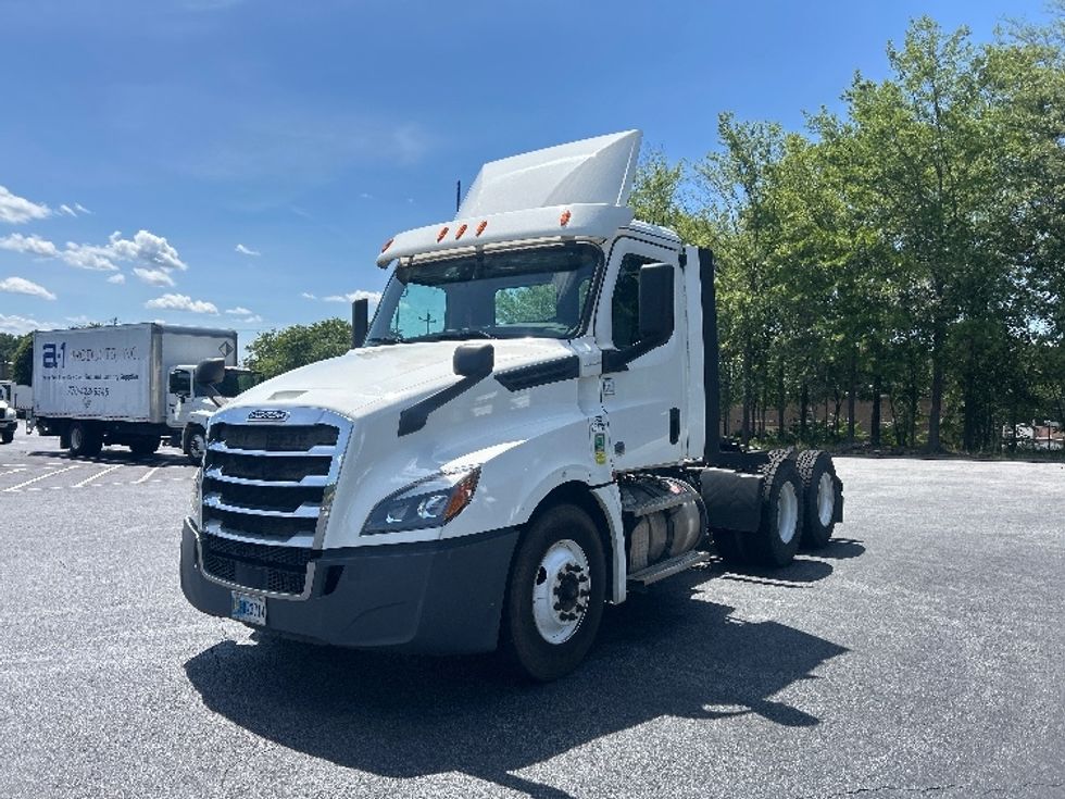 Day Cab Tractor-Heavy Duty Tractors-Freightliner-2020-T12664ST-Forest Park-GA-191,402\n\t\tmiles-$ 63,500 - Image 3