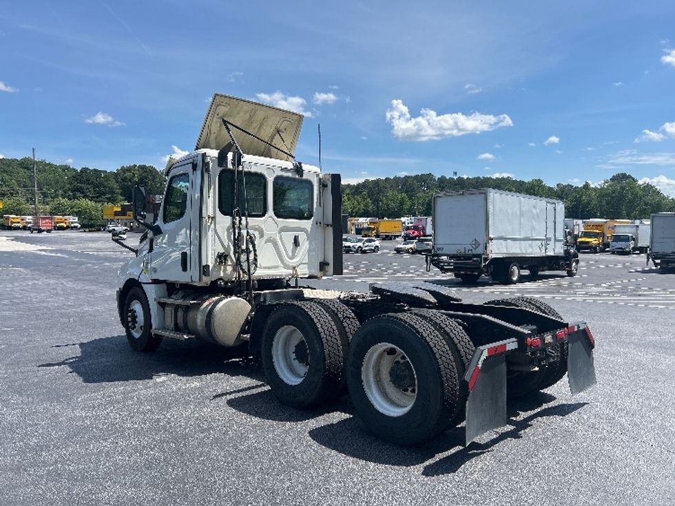 Day Cab Tractor-Heavy Duty Tractors-Freightliner-2020-T12664ST-Forest Park-GA-191,402\n\t\tmiles-$ 63,500 - Image 5