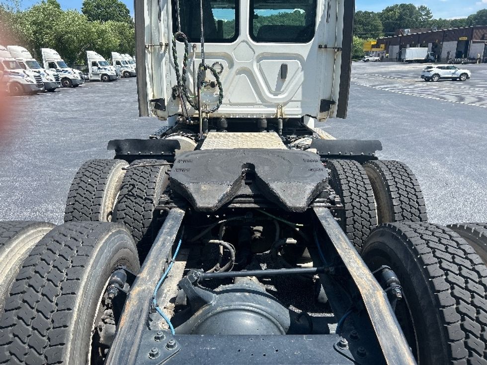 Day Cab Tractor-Heavy Duty Tractors-Freightliner-2020-T12664ST-Forest Park-GA-191,402\n\t\tmiles-$ 63,500 - Image 6