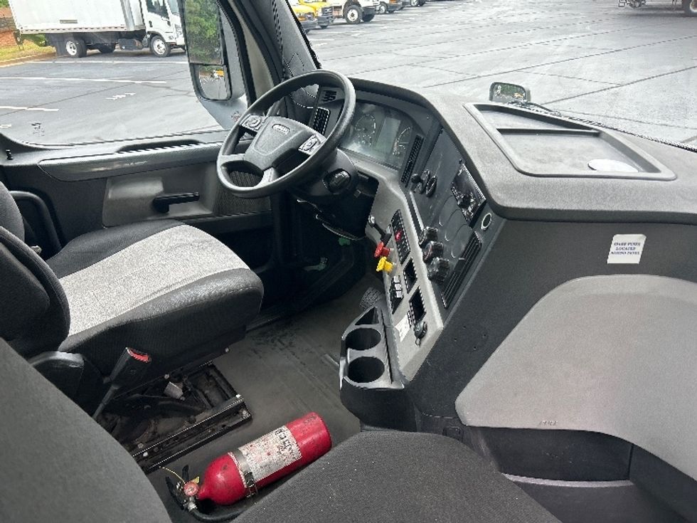 Day Cab Tractor-Heavy Duty Tractors-Freightliner-2020-T12664ST-Forest Park-GA-217,095\n\t\tmiles-$ 59,250 - Image 14