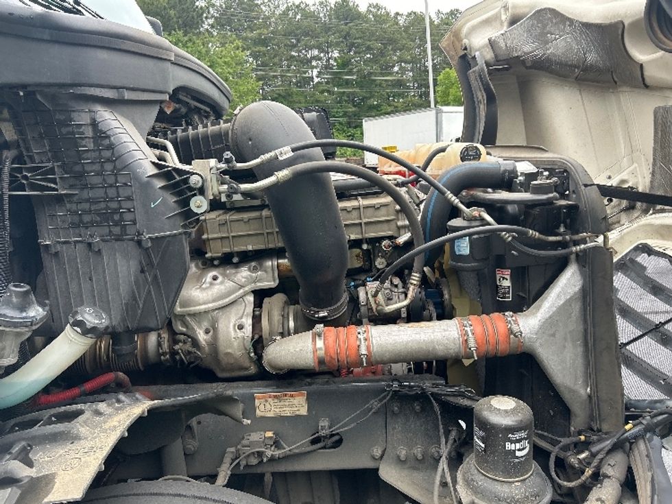 Day Cab Tractor-Heavy Duty Tractors-Freightliner-2020-T12664ST-Forest Park-GA-217,095\n\t\tmiles-$ 59,250 - Image 15