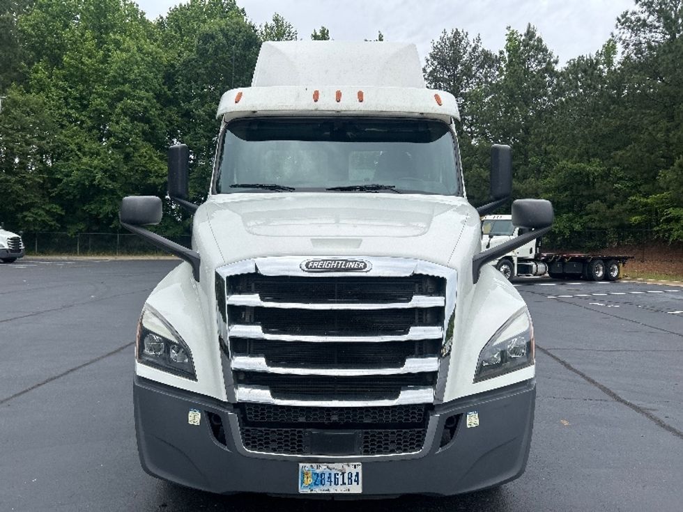Day Cab Tractor-Heavy Duty Tractors-Freightliner-2020-T12664ST-Forest Park-GA-217,095\n\t\tmiles-$ 59,250 - Image 2