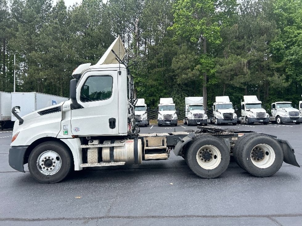 Day Cab Tractor-Heavy Duty Tractors-Freightliner-2020-T12664ST-Forest Park-GA-217,095\n\t\tmiles-$ 59,250 - Image 4