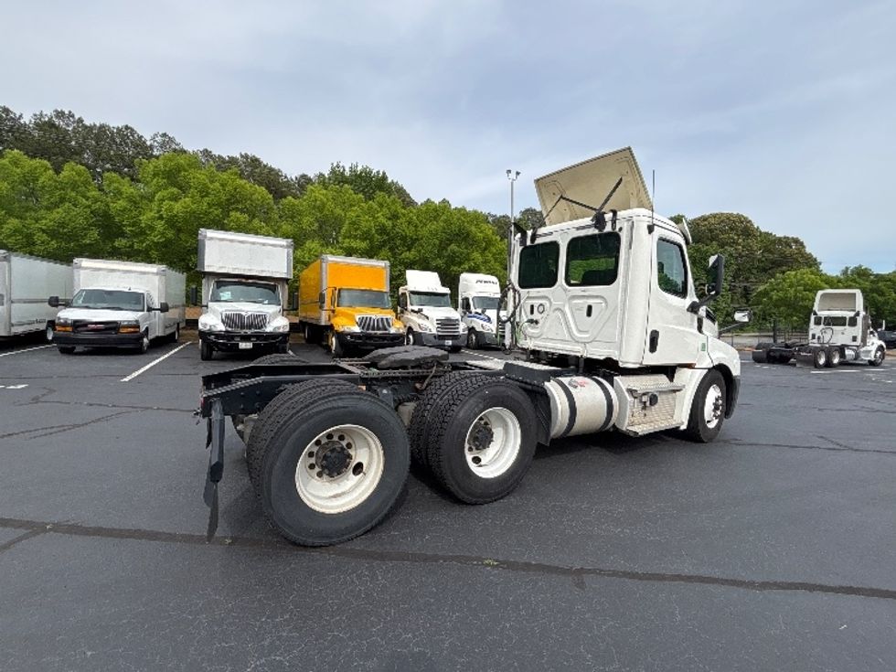 Day Cab Tractor-Heavy Duty Tractors-Freightliner-2020-T12664ST-Forest Park-GA-302,516\n\t\tmiles-$ 56,750 - Image 7