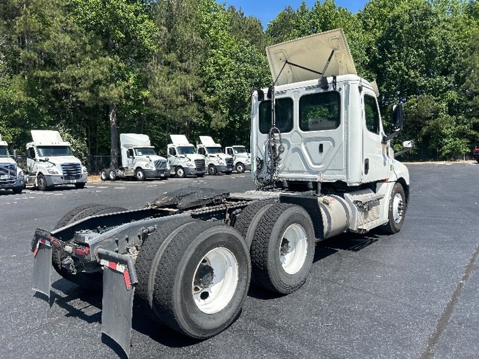 Day Cab Tractor-Heavy Duty Tractors-Freightliner-2020-T12664ST-Forest Park-GA-323,398\n\t\tmiles-$ 55,500 - Image 7