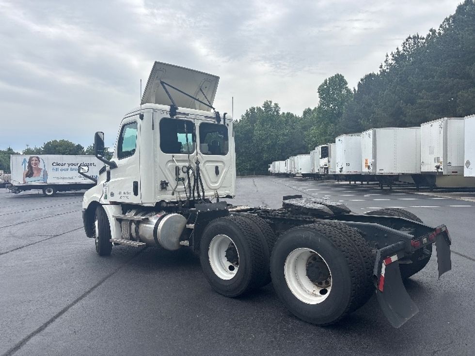 Day Cab Tractor-Heavy Duty Tractors-Freightliner-2020-T12664ST-Forest Park-GA-383,961\n\t\tmiles-$ 52,250 - Image 5