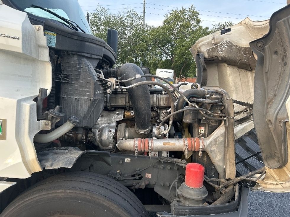 Day Cab Tractor-Heavy Duty Tractors-Freightliner-2020-T12664ST-Forest Park-GA-400,002\n\t\tmiles-$ 53,000 - Image 15