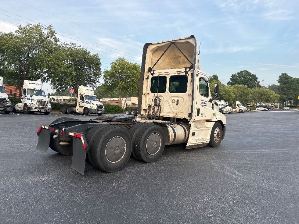 Day Cab Tractor-Heavy Duty Tractors-Freightliner-2020-T12664ST-Forest Park-GA-400,002\n\t\tmiles-$ 53,000 - Image 7