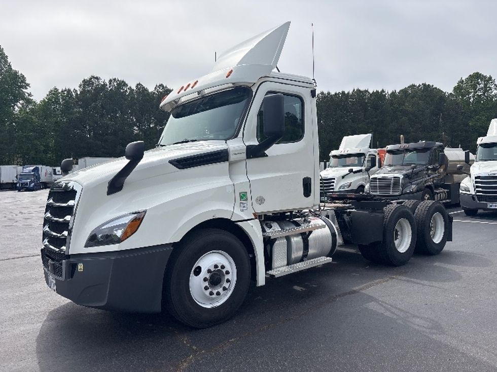 Day Cab Tractor-Heavy Duty Tractors-Freightliner-2020-T12664ST-Forest Park-GA-407,629\n\t\tmiles-$ 51,000 - Image 3