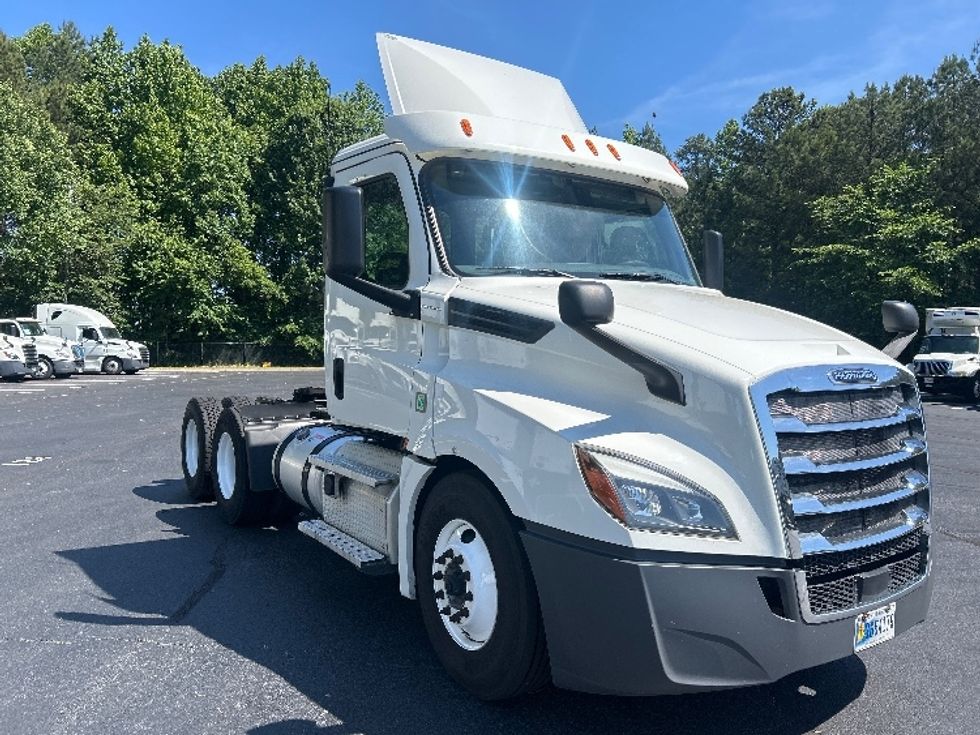 Day Cab Tractor-Heavy Duty Tractors-Freightliner-2020-T12664ST-Forest Park-GA-408,216\n\t\tmiles-$ 50,750 - Image 1