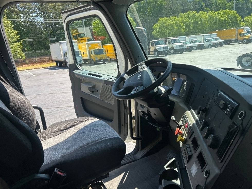 Day Cab Tractor-Heavy Duty Tractors-Freightliner-2020-T12664ST-Forest Park-GA-408,216\n\t\tmiles-$ 50,750 - Image 14
