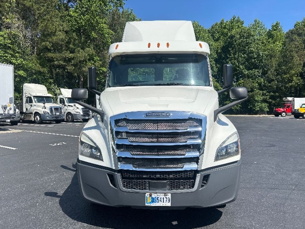 Day Cab Tractor-Heavy Duty Tractors-Freightliner-2020-T12664ST-Forest Park-GA-408,216\n\t\tmiles-$ 50,750 - Image 2