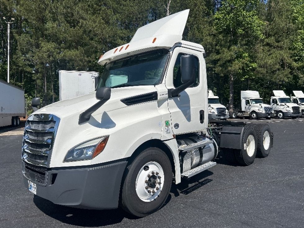 Day Cab Tractor-Heavy Duty Tractors-Freightliner-2020-T12664ST-Forest Park-GA-408,216\n\t\tmiles-$ 50,750 - Image 3
