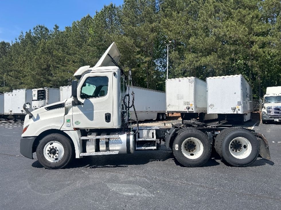 Day Cab Tractor-Heavy Duty Tractors-Freightliner-2020-T12664ST-Forest Park-GA-408,216\n\t\tmiles-$ 50,750 - Image 4