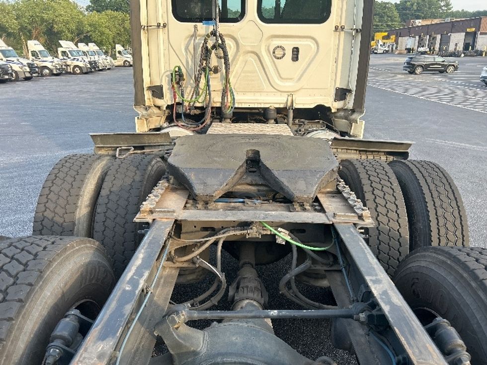 Day Cab Tractor-Heavy Duty Tractors-Freightliner-2020-T12664ST-Forest Park-GA-442,884\n\t\tmiles-$ 50,500 - Image 6