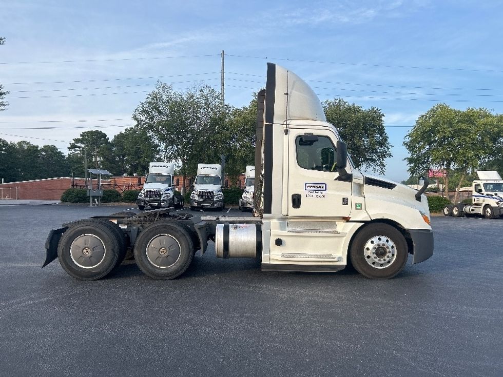 Day Cab Tractor-Heavy Duty Tractors-Freightliner-2020-T12664ST-Forest Park-GA-442,884\n\t\tmiles-$ 50,500 - Image 8