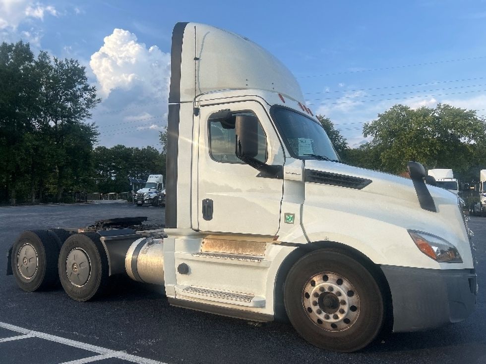 Day Cab Tractor-Heavy Duty Tractors-Freightliner-2020-T12664ST-Forest Park-GA-445,560\n\t\tmiles-$ 50,250 - Image 1