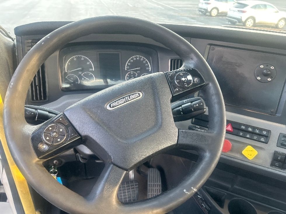 Day Cab Tractor-Heavy Duty Tractors-Freightliner-2020-T12664ST-Forest Park-GA-445,560\n\t\tmiles-$ 50,250 - Image 11