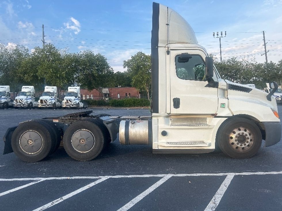 Day Cab Tractor-Heavy Duty Tractors-Freightliner-2020-T12664ST-Forest Park-GA-445,560\n\t\tmiles-$ 50,250 - Image 8