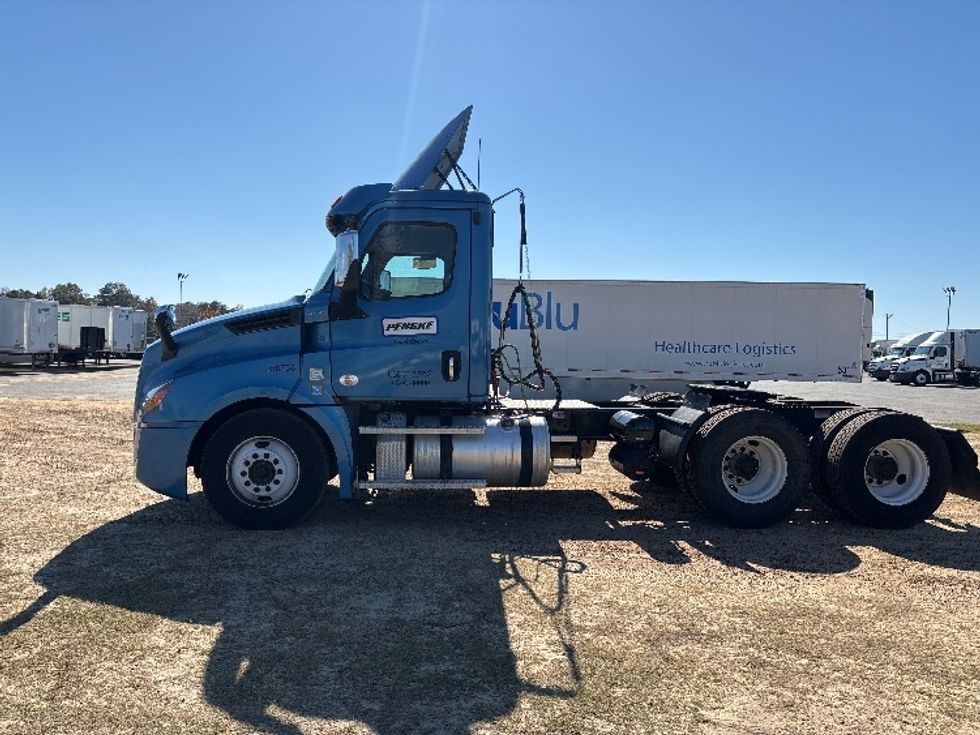 Day Cab Tractor-Heavy Duty Tractors-Freightliner-2020-T12664ST-Forest Park-GA-501,890\n\t\tmiles-$ 39,250 - Image 4