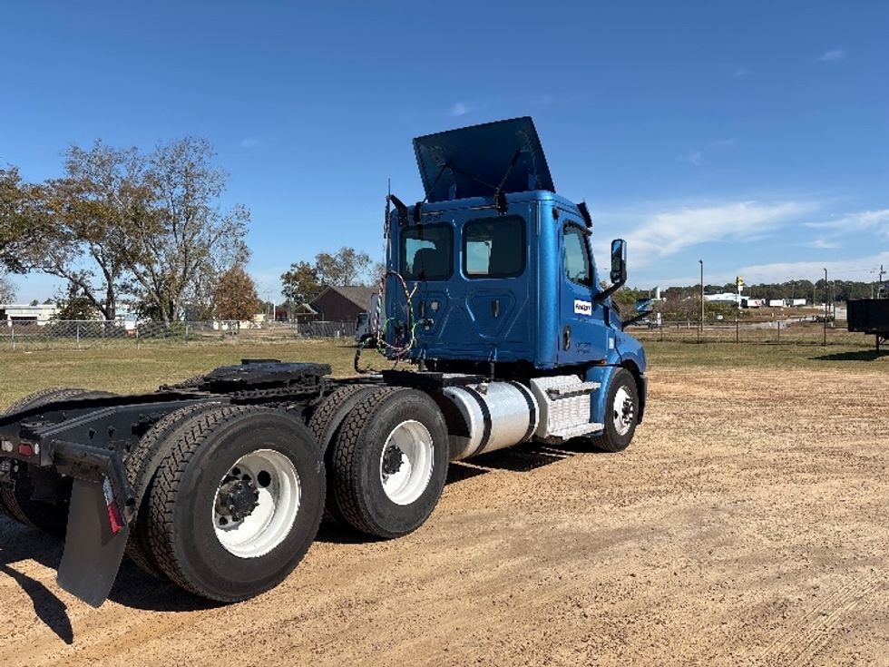 Day Cab Tractor-Heavy Duty Tractors-Freightliner-2020-T12664ST-Forest Park-GA-501,890\n\t\tmiles-$ 39,250 - Image 7