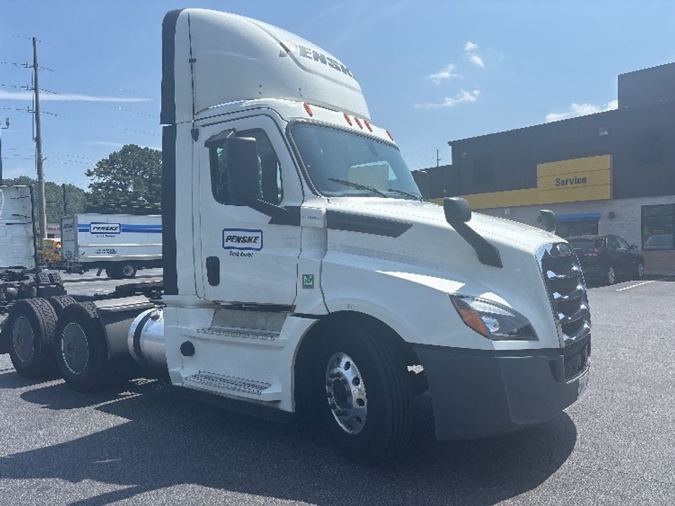 Day Cab Tractor-Heavy Duty Tractors-Freightliner-2020-T12664ST-Forest Park-GA-546,508\n\t\tmiles-$ 42,000 - Image 1