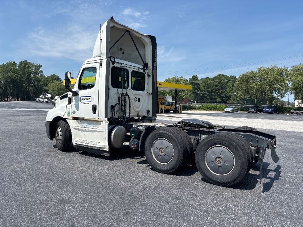 Day Cab Tractor-Heavy Duty Tractors-Freightliner-2020-T12664ST-Forest Park-GA-546,508\n\t\tmiles-$ 42,000 - Image 5