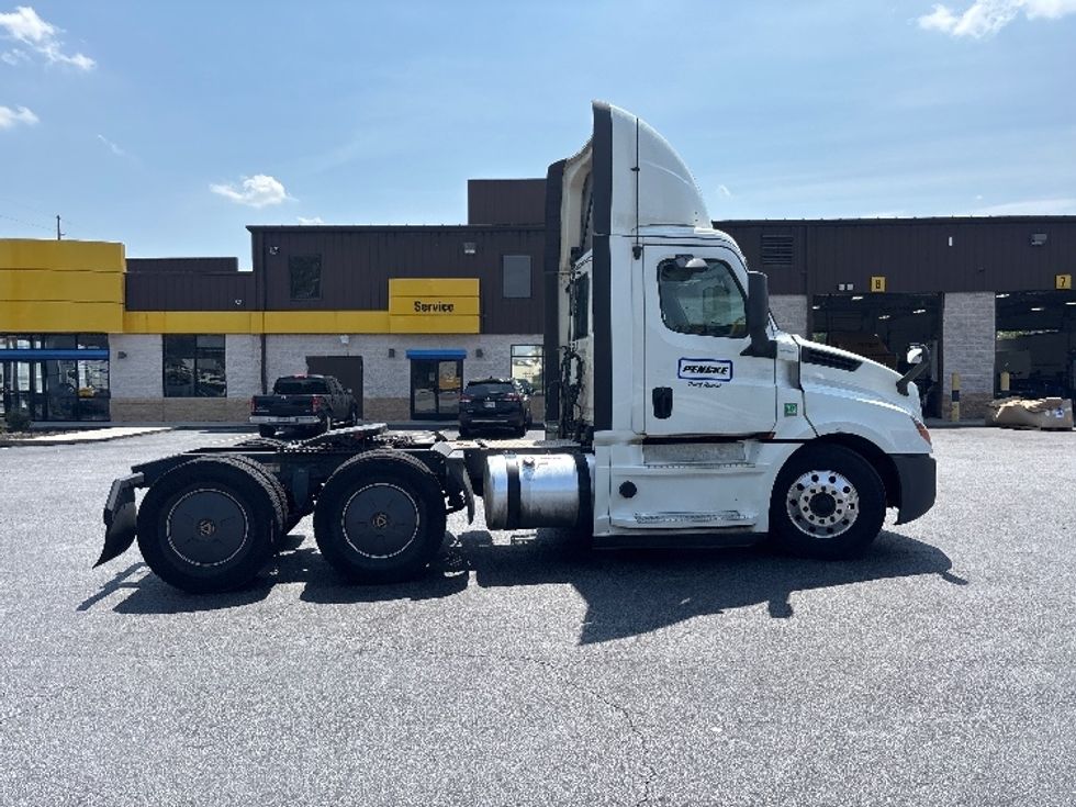 Day Cab Tractor-Heavy Duty Tractors-Freightliner-2020-T12664ST-Forest Park-GA-546,508\n\t\tmiles-$ 42,000 - Image 8