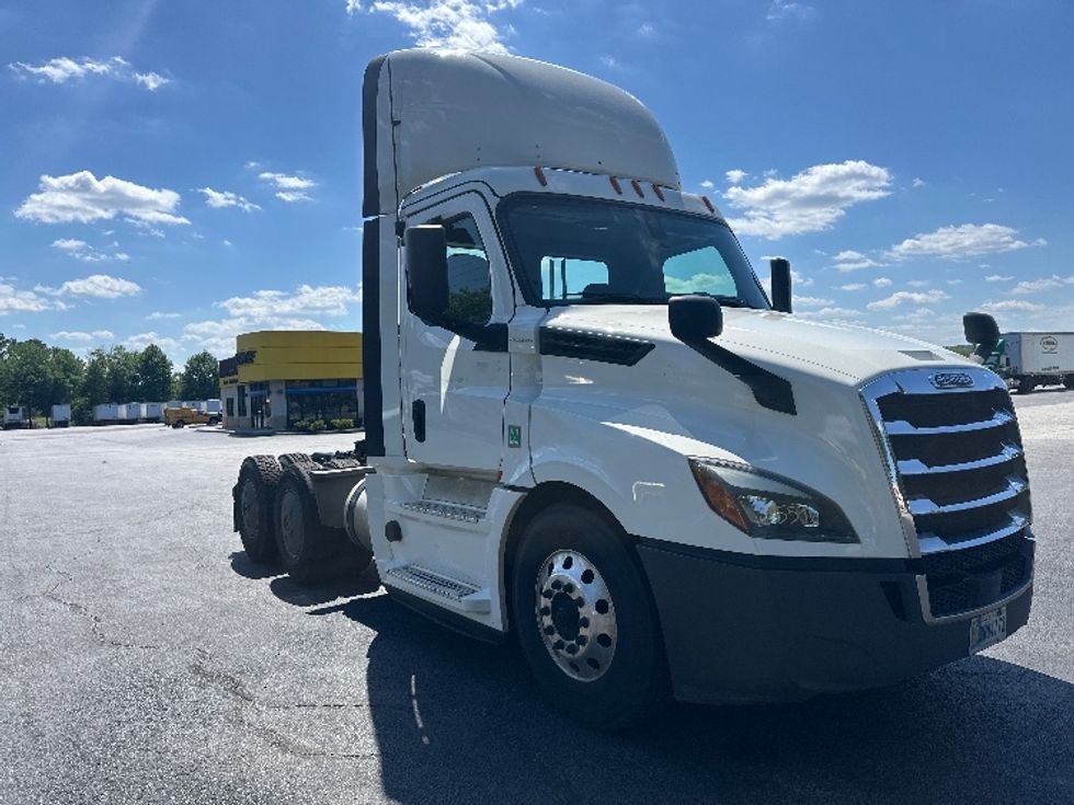 Day Cab Tractor-Heavy Duty Tractors-Freightliner-2020-T12664ST-Forest Park-GA-691,191\n\t\tmiles-$ 24,750 - Image 1