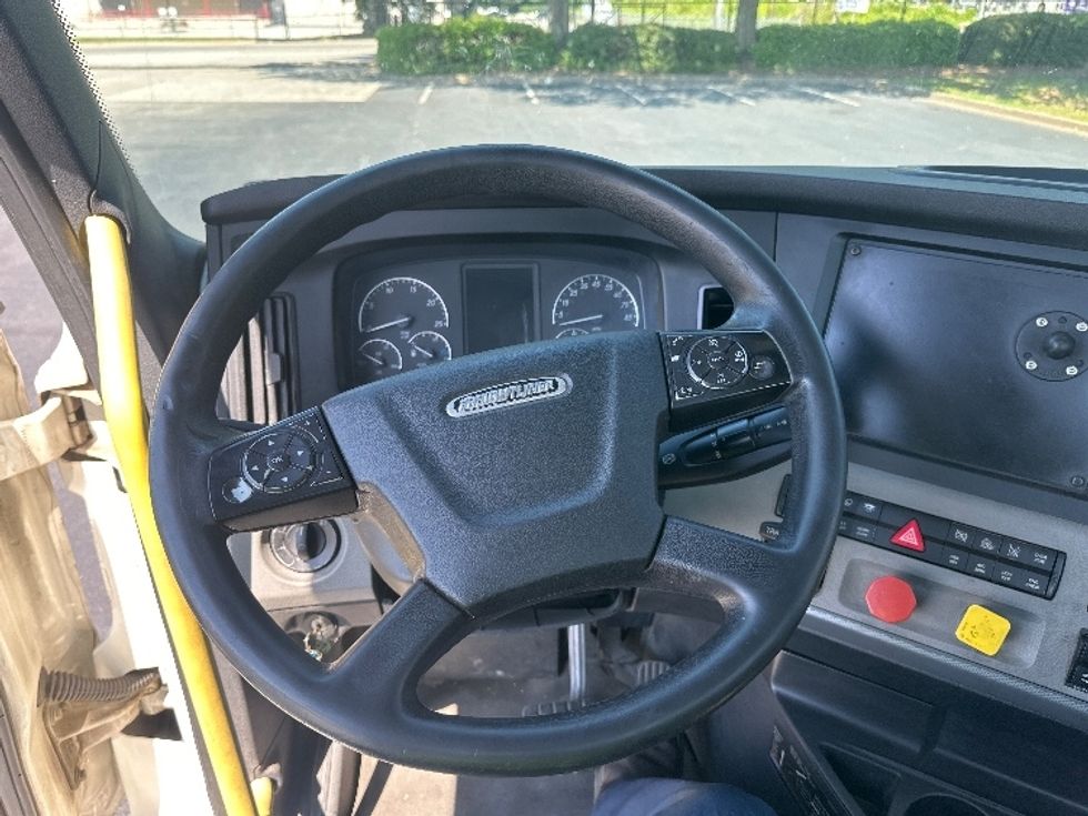 Day Cab Tractor-Heavy Duty Tractors-Freightliner-2020-T12664ST-Forest Park-GA-691,191\n\t\tmiles-$ 24,750 - Image 11