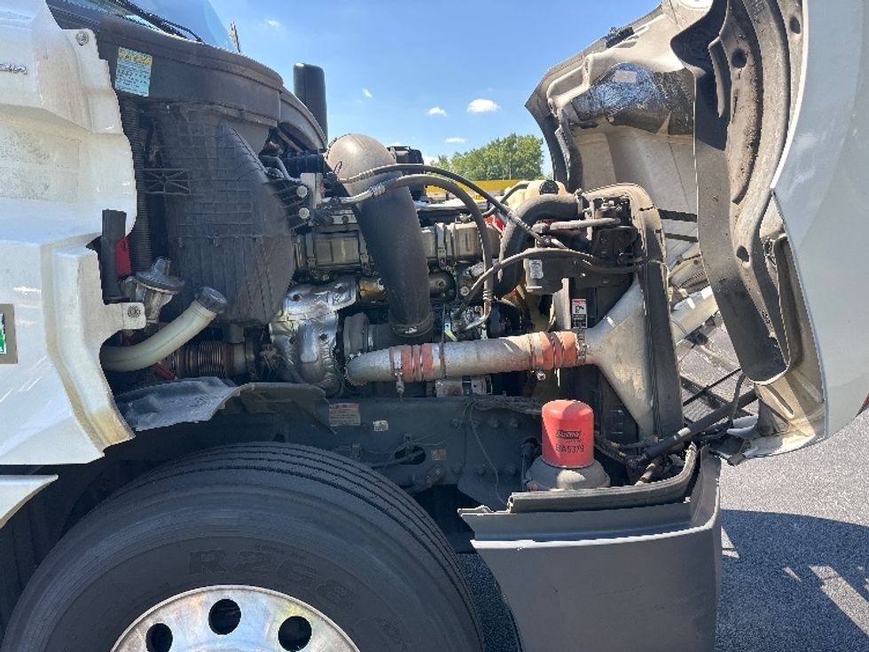 Day Cab Tractor-Heavy Duty Tractors-Freightliner-2020-T12664ST-Forest Park-GA-691,191\n\t\tmiles-$ 24,750 - Image 15