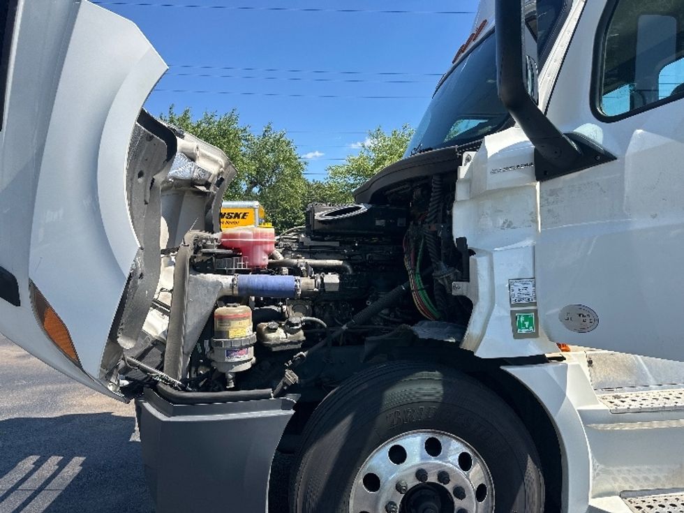 Day Cab Tractor-Heavy Duty Tractors-Freightliner-2020-T12664ST-Forest Park-GA-691,191\n\t\tmiles-$ 24,750 - Image 16