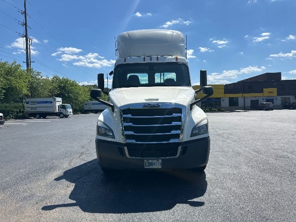 Day Cab Tractor-Heavy Duty Tractors-Freightliner-2020-T12664ST-Forest Park-GA-691,191\n\t\tmiles-$ 24,750 - Image 2
