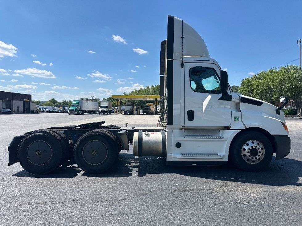 Day Cab Tractor-Heavy Duty Tractors-Freightliner-2020-T12664ST-Forest Park-GA-691,191\n\t\tmiles-$ 24,750 - Image 8