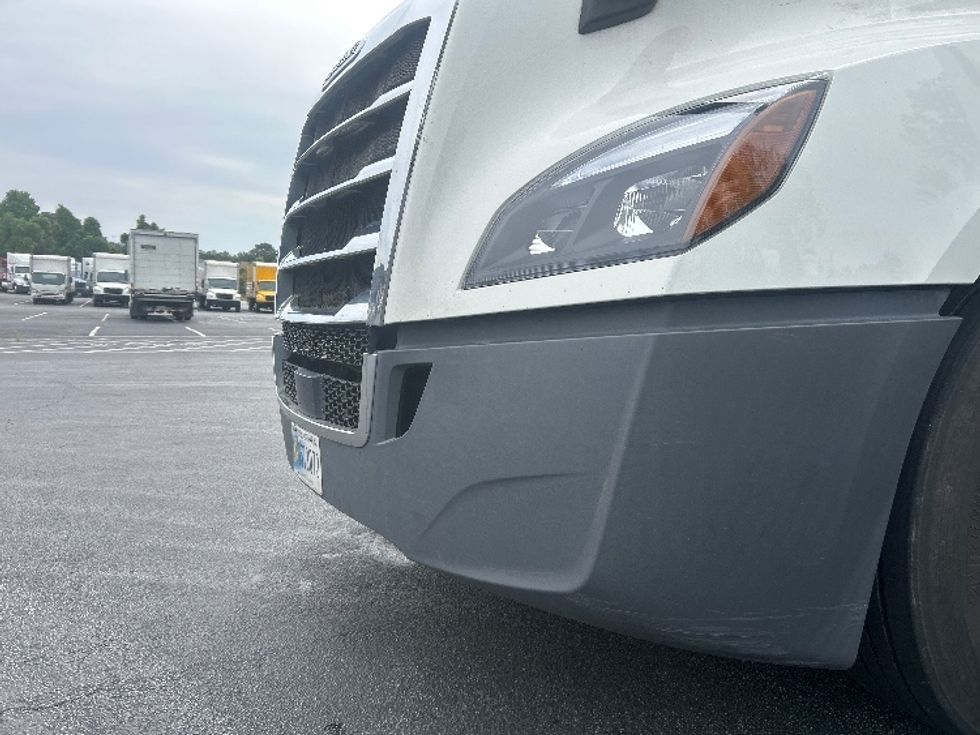 Day Cab Tractor-Heavy Duty Tractors-Freightliner-2020-T12664ST-Forest Park-GA-698,420\n\t\tmiles-$ 29,000 - Image 17