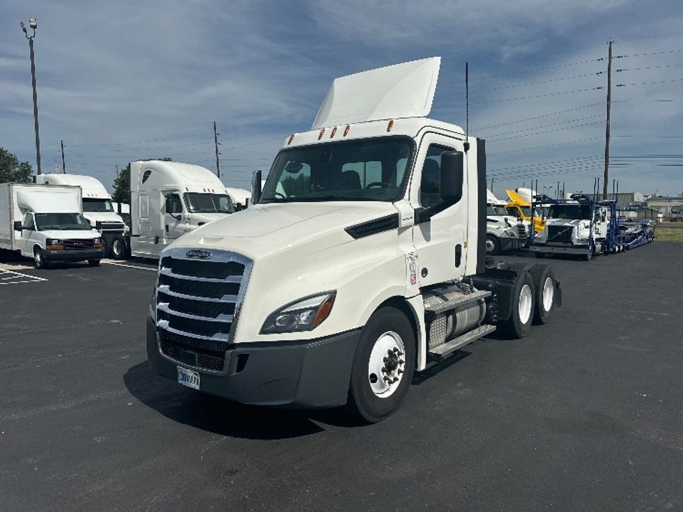 Day Cab Tractor-Heavy Duty Tractors-Freightliner-2020-T12664ST-Fort Wayne-IN-283,470\n\t\tmiles-$ 56,000 - Image 3