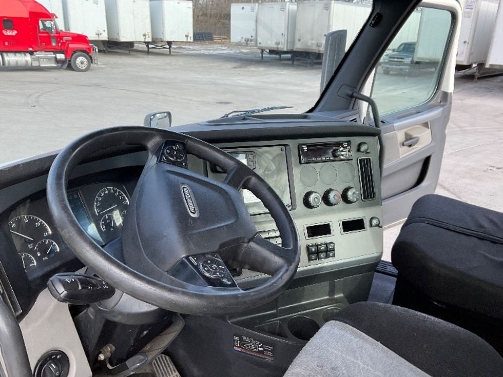 Day Cab Tractor-Heavy Duty Tractors-Freightliner-2020-T12664ST-Fort Wayne-IN-574,792\n\t\tmiles-$ 35,500 - Image 10