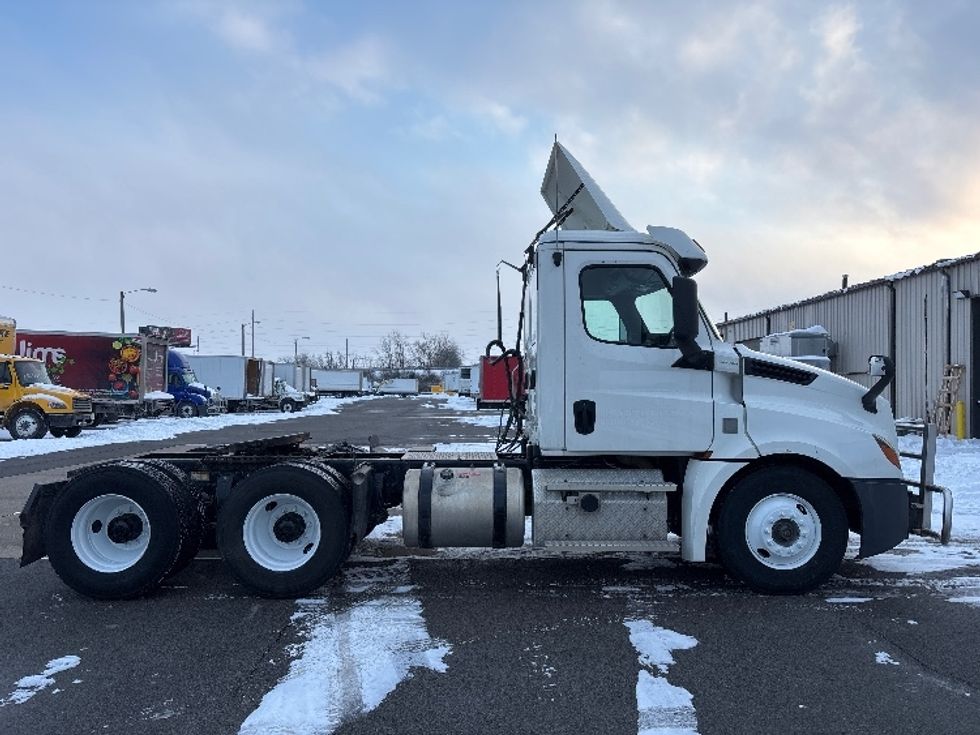 Day Cab Tractor-Heavy Duty Tractors-Freightliner-2020-T12664ST-Fort Wayne-IN-574,792\n\t\tmiles-$ 35,500 - Image 8