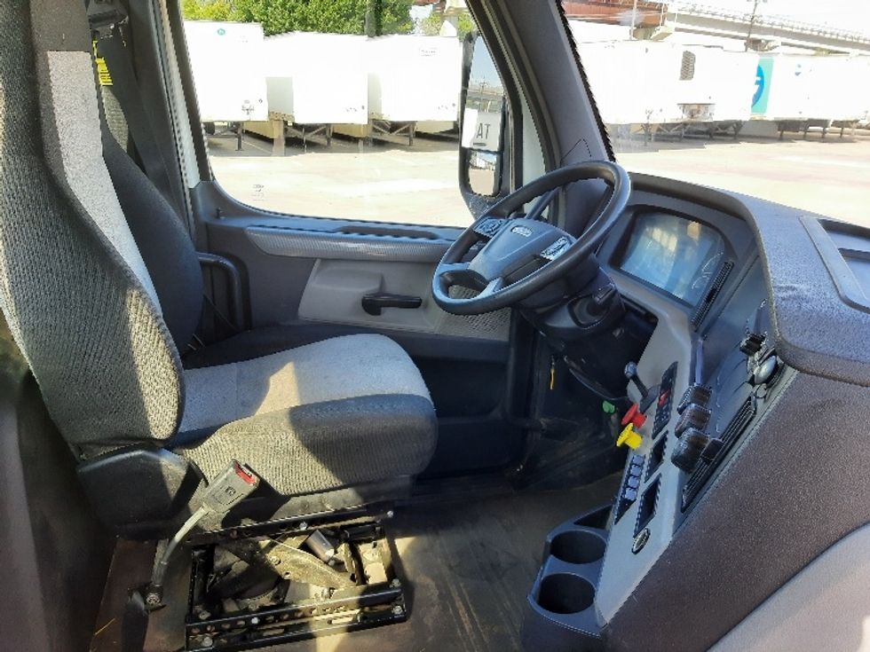 Day Cab Tractor-Heavy Duty Tractors-Freightliner-2020-T12664ST-Fort Worth-TX-161,829\n\t\tmiles-$ 70,250 - Image 14