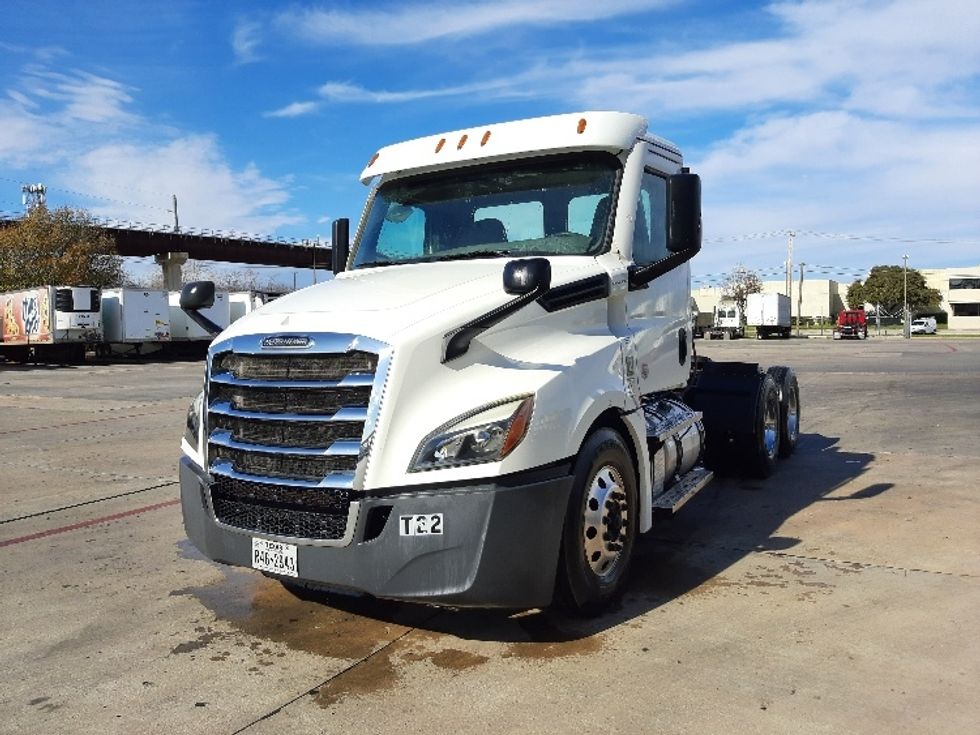 Day Cab Tractor-Heavy Duty Tractors-Freightliner-2020-T12664ST-Fort Worth-TX-193,166\n\t\tmiles-$ 67,750 - Image 3