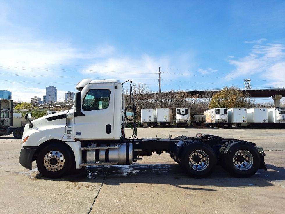 Day Cab Tractor-Heavy Duty Tractors-Freightliner-2020-T12664ST-Fort Worth-TX-193,166\n\t\tmiles-$ 67,750 - Image 4