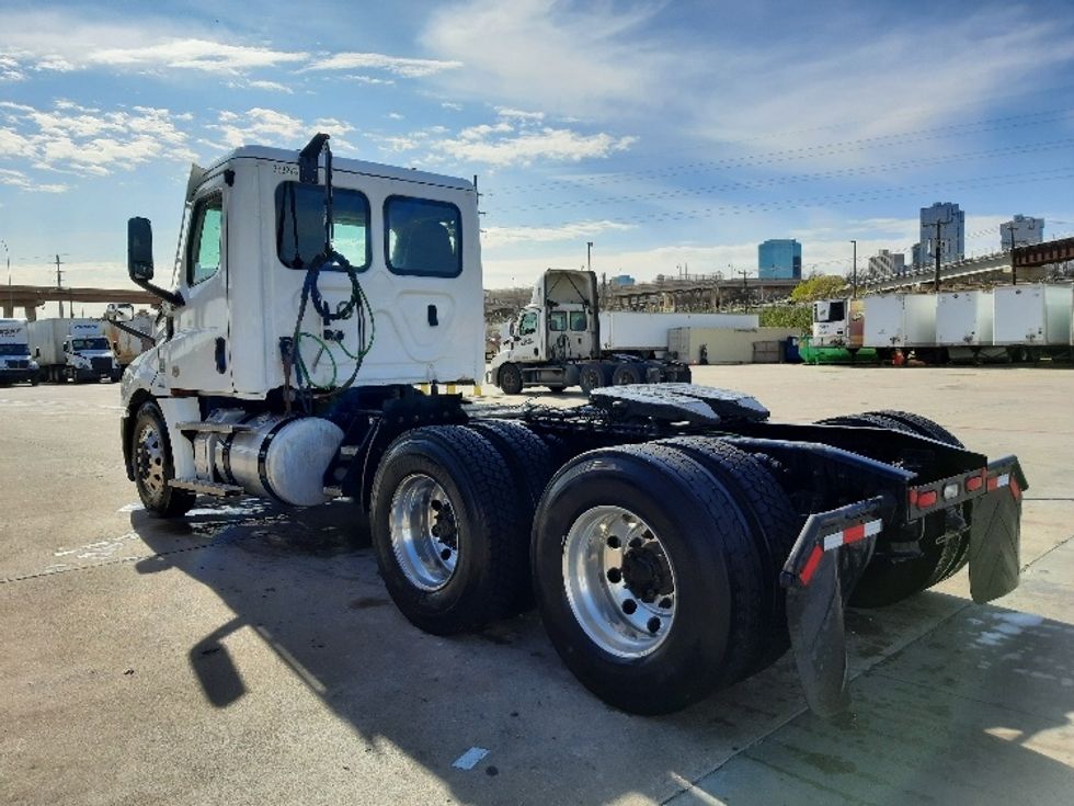 Day Cab Tractor-Heavy Duty Tractors-Freightliner-2020-T12664ST-Fort Worth-TX-193,166\n\t\tmiles-$ 67,750 - Image 5