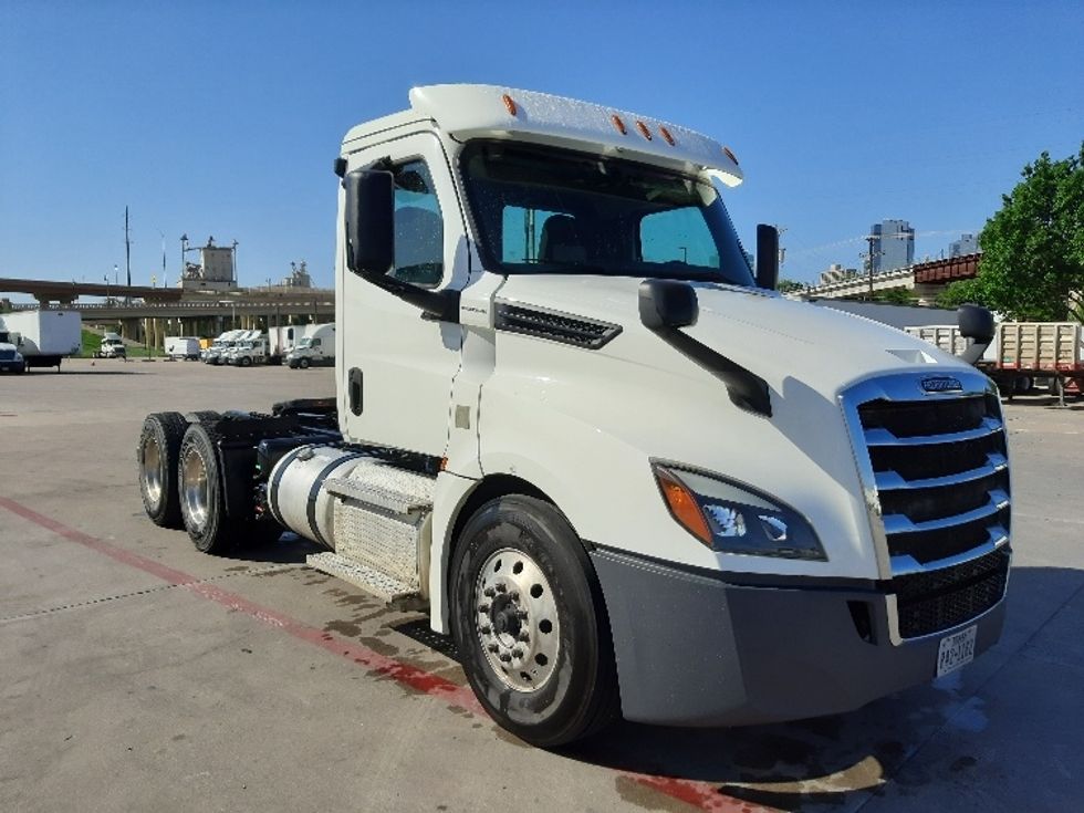 Day Cab Tractor-Heavy Duty Tractors-Freightliner-2020-T12664ST-Fort Worth-TX-204,014\n\t\tmiles-$ 70,750 - Image 1