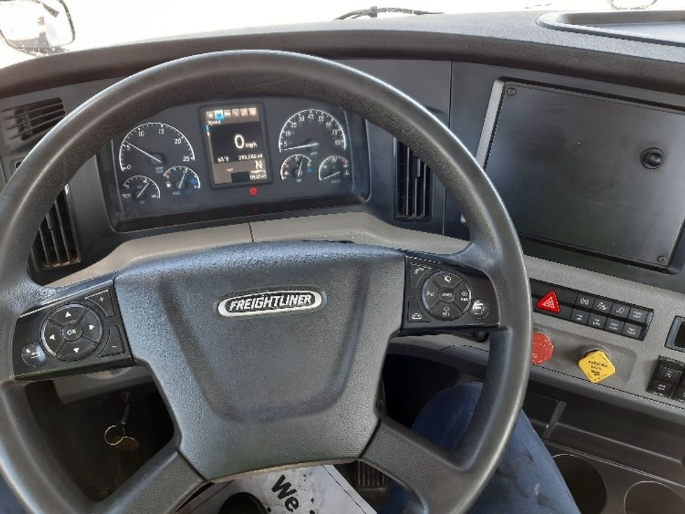 Day Cab Tractor-Heavy Duty Tractors-Freightliner-2020-T12664ST-Fort Worth-TX-204,014\n\t\tmiles-$ 70,750 - Image 11